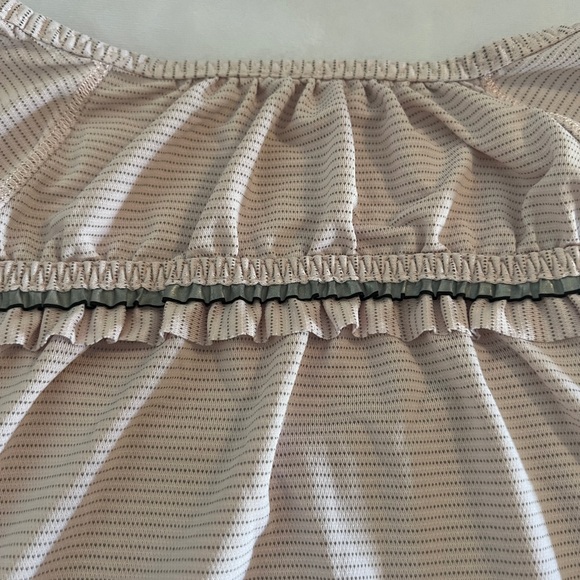 LULULEMON Run Wild Tech Short Sleeve Top Fossil Size 8 Pink Lilac Light Medium - Picture 2 of 11